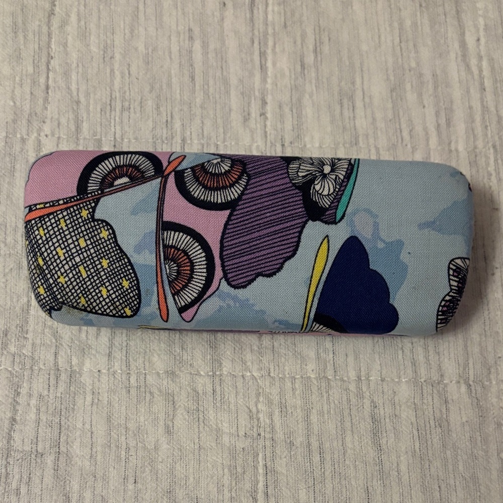 Vera Bradley Butterfly Design Hard Shell Eye Glasses Case - Picture 3 of 8
